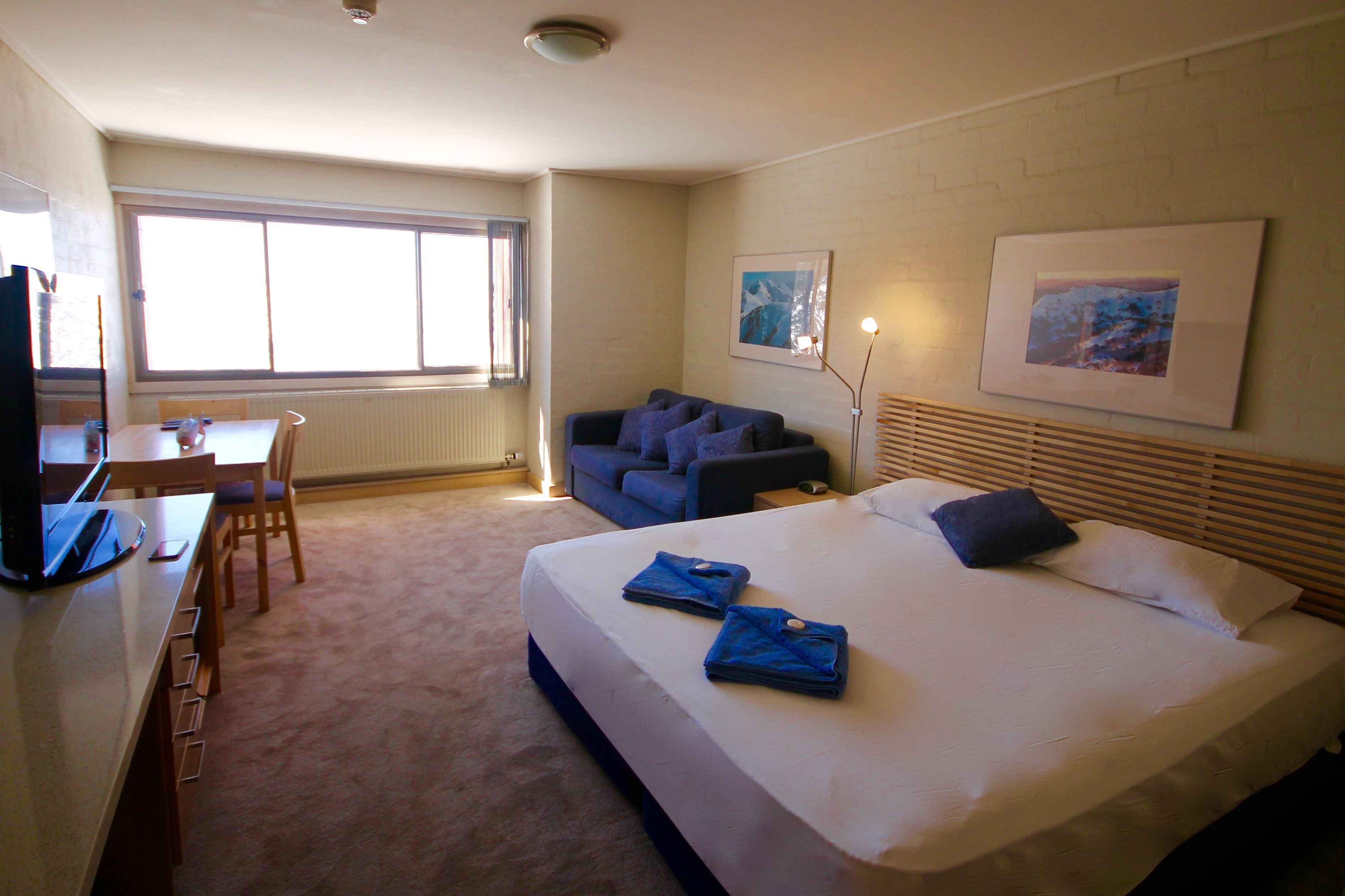 studio suite (sleeps 2) | bed sheets