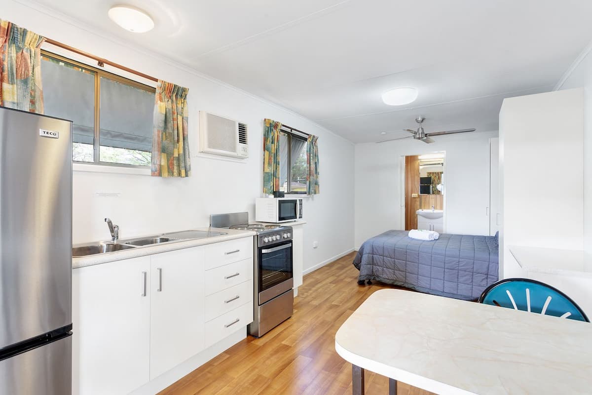 Bungalow, 1 grand lit | Cuisine privée