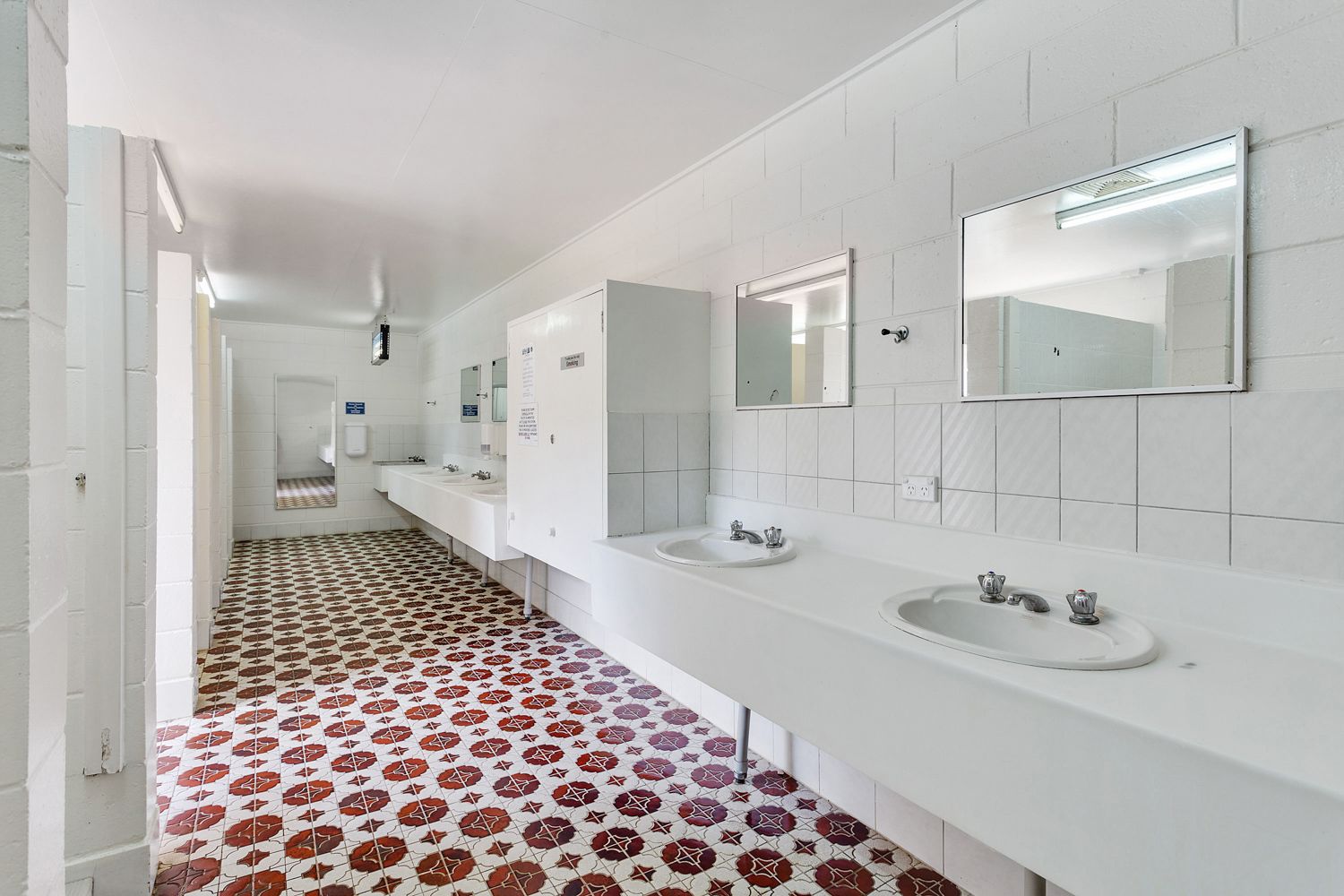 Foto - First City Caravilla