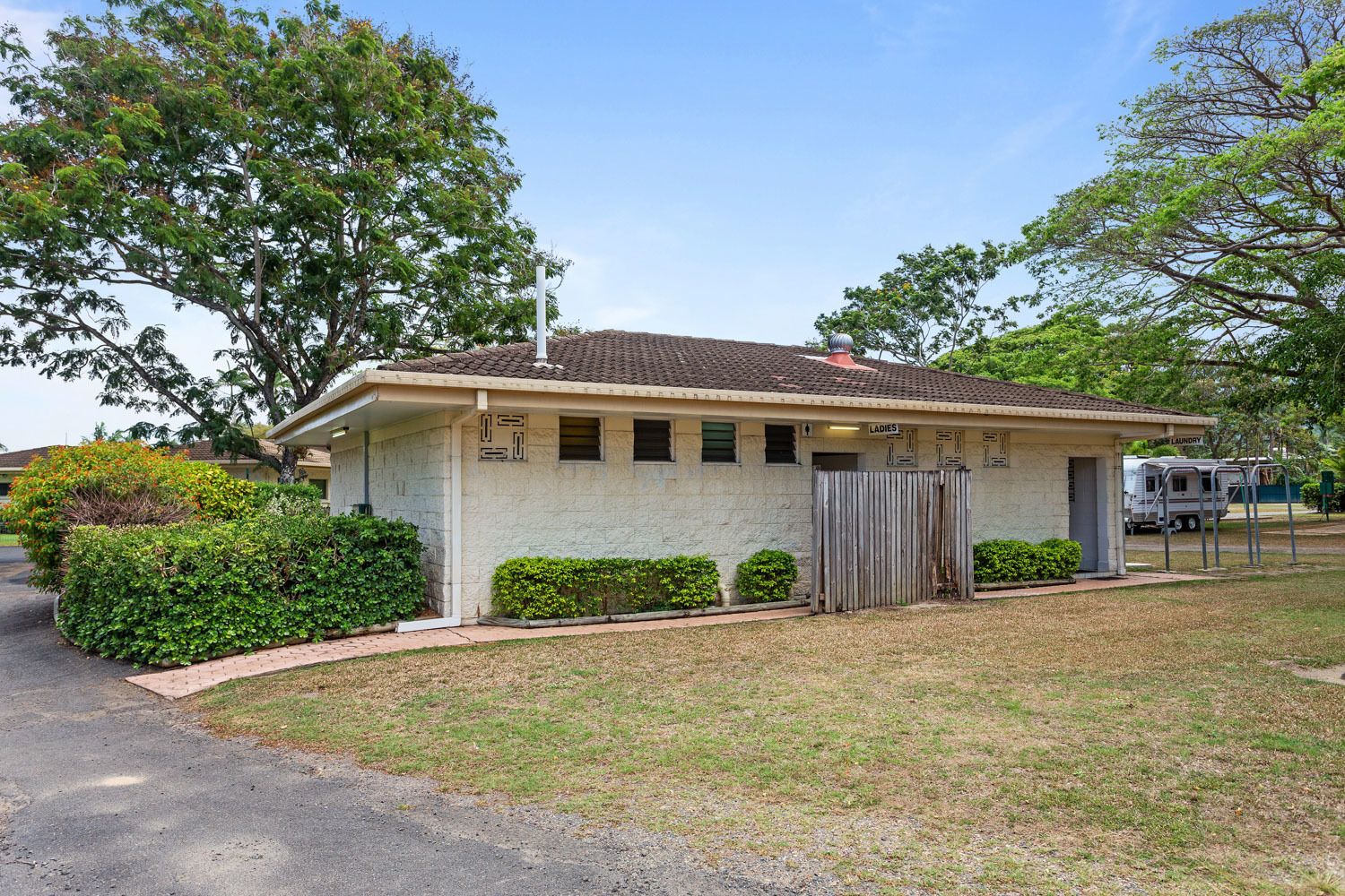 Foto - First City Caravilla