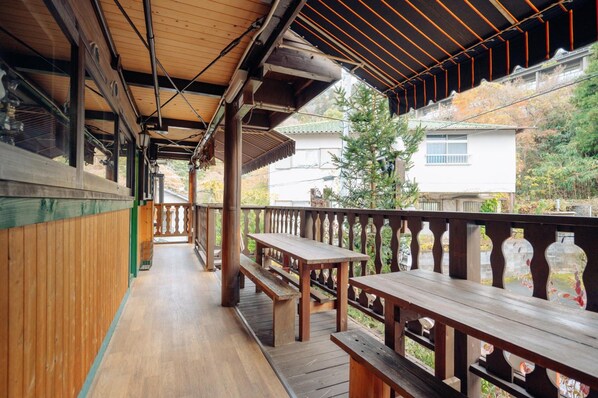 Outdoor dining - Hotel Morgenrot (Kobe)