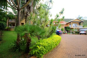 Front of property - Sunset Ridge Guesthouse (Rustenburg)