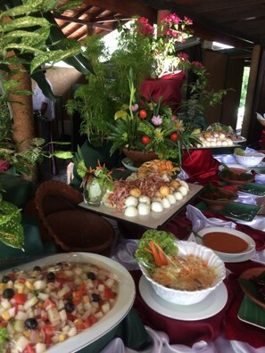 Se sirven desayunos, comidas y cenas 