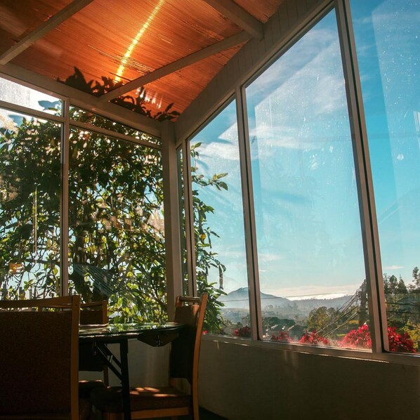 International cuisine - The Rock Hotel (Nuwara Eliya)