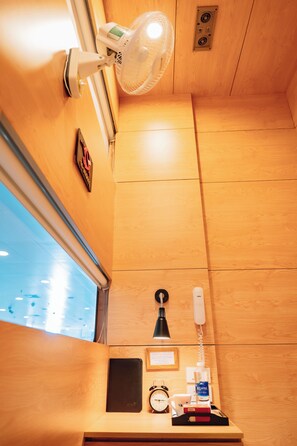 Basic Single Room | Desk, free WiFi, bed sheets