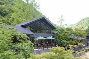 Exterior - Takedao Onsen Koyokan Bettei Azale (Takarazuka)