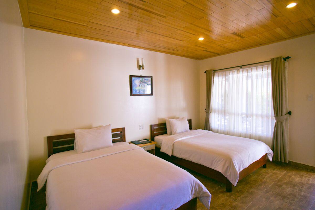Escrivaninha, cortinas blackout, Wi-Fi de cortesia
