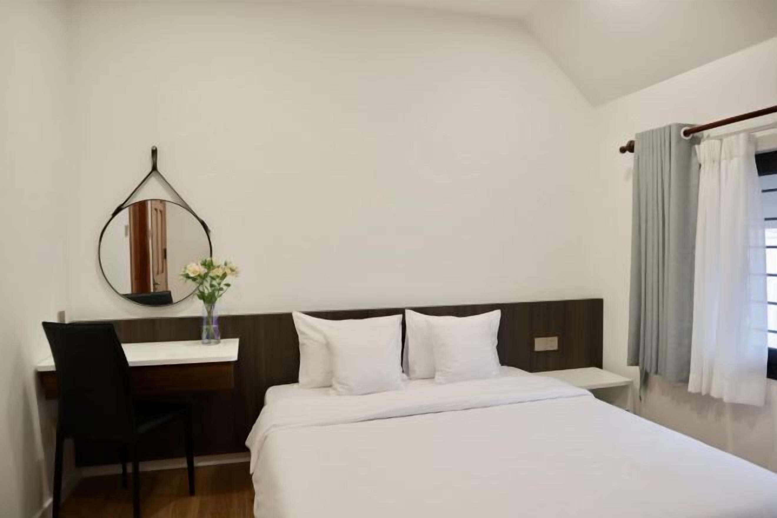 Meja, langsir/tirai gelap terus, Wi-fi percuma 