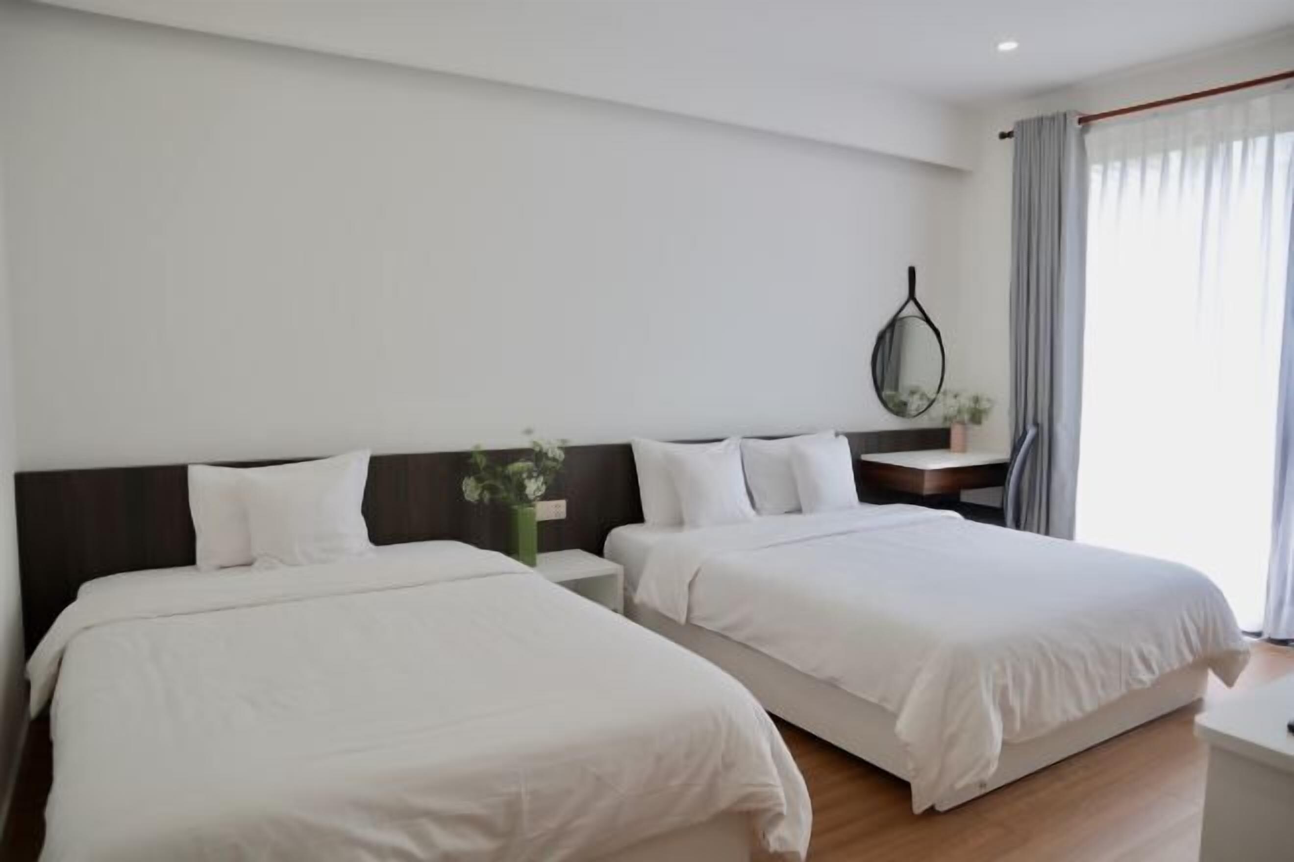 Desk, blackout curtains, free WiFi