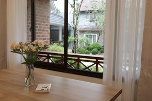 Desk, blackout drapes, free WiFi - Hoang Loc Villa (Da Lat)
