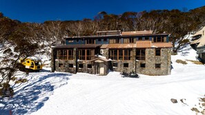 Exterior - Boonoona Ski Lodge (Perisher Valley)