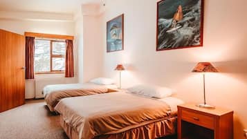 Free WiFi, bed sheets