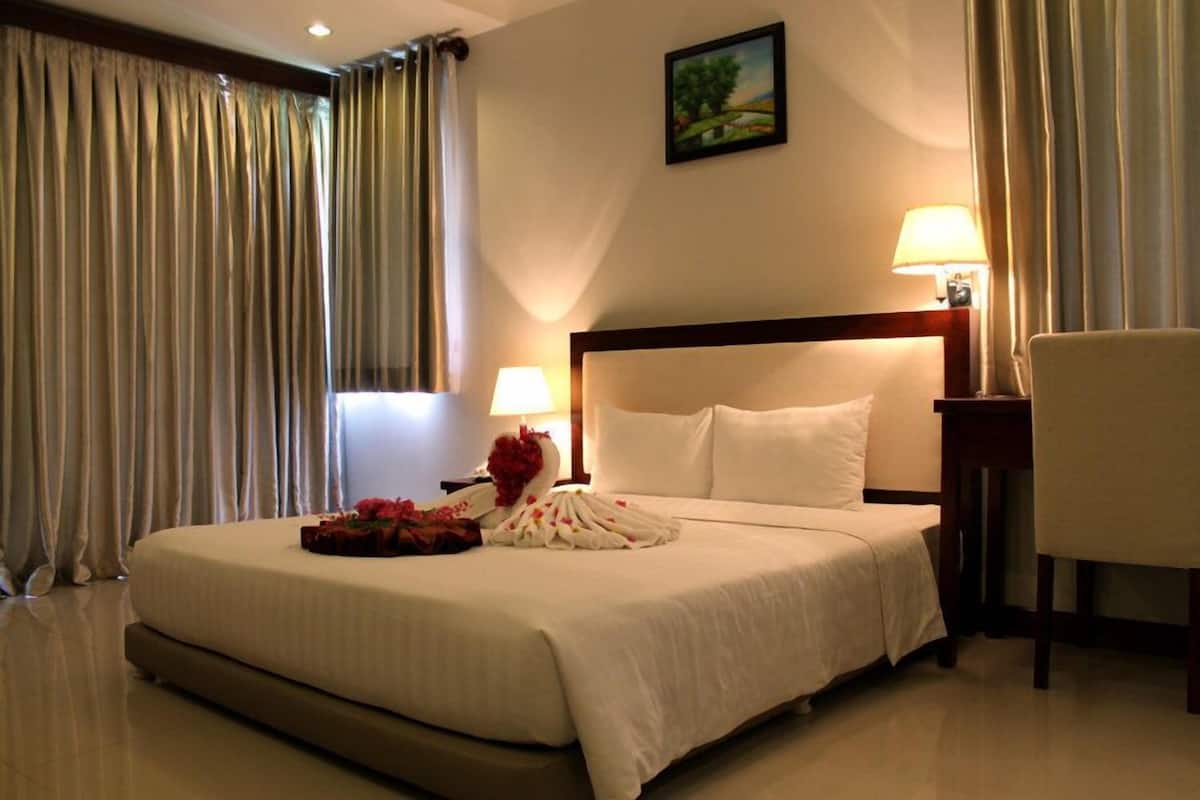 Premium bedding, minibar, in-room safe, rollaway beds