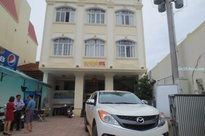 Front of property - Gold Hotel Phu Quoc (Phu Quoc)