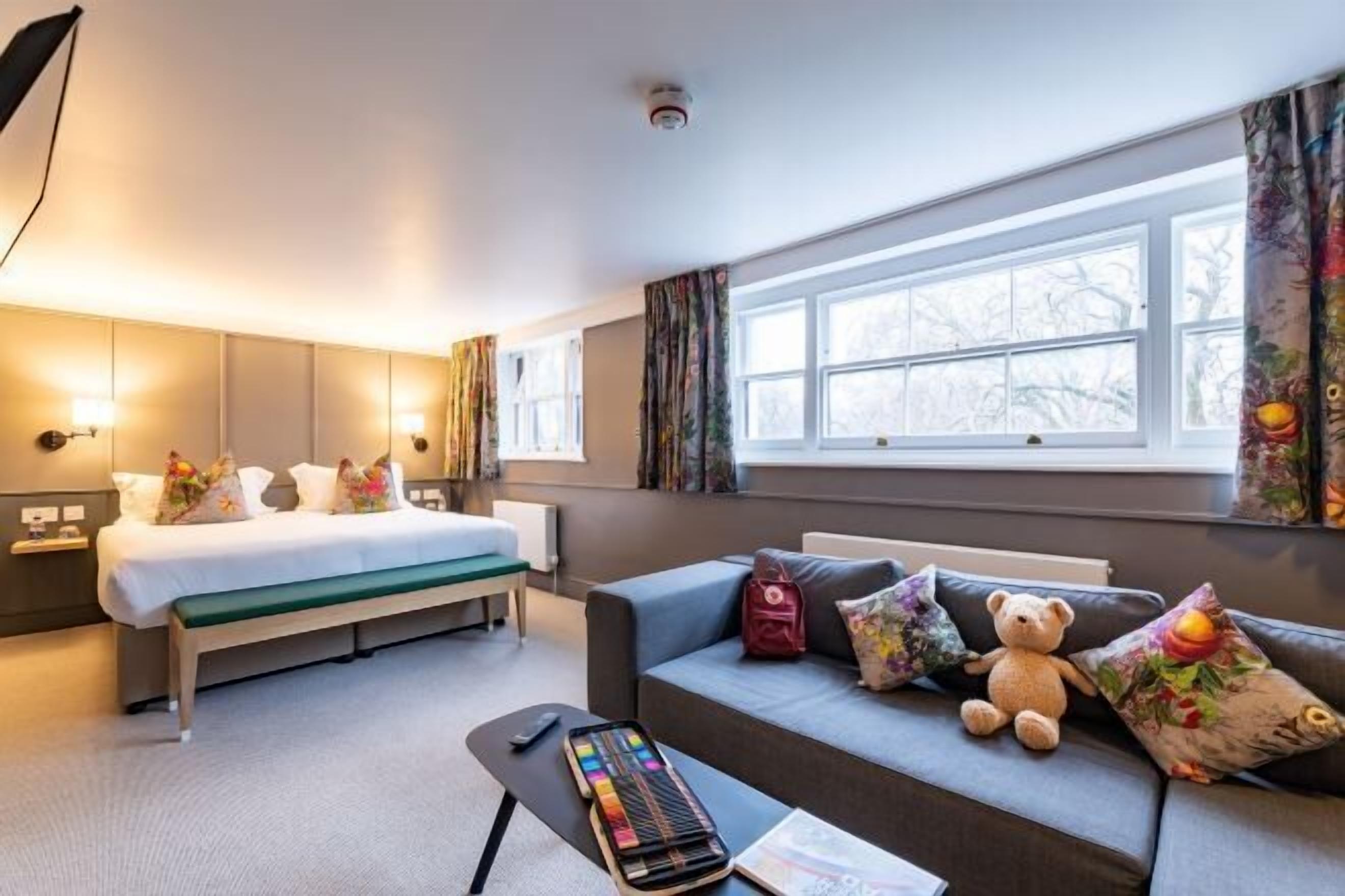 Egyptian cotton sheets, premium bedding, pillowtop beds, in-room safe