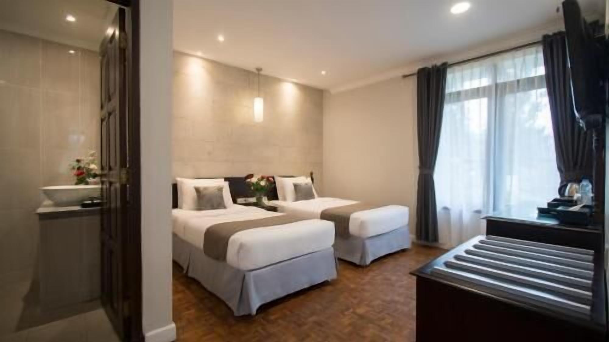 Spa | Couples treatment rooms, sauna, body treatments, aromatherapy, facials