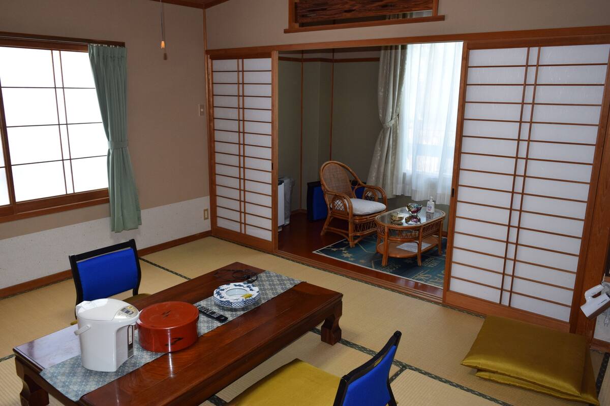 Habitación tradicional (Japanese Style, For 4 People) | Caja de seguridad en la habitación, escritorio y wifi gratis