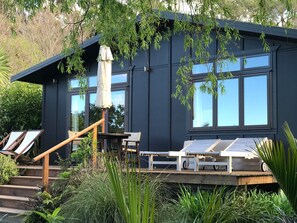 Garden View Cottage | Terrace/patio - Adrift In Golden Bay (Parapara)