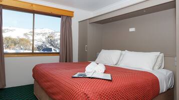 Chambre Confort Double ou avec lits jumeaux, vue montagne