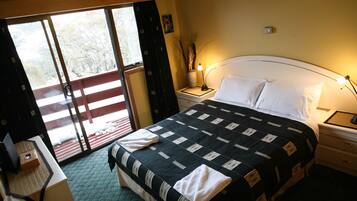 Deluxe Room, Mountain View | Bed sheets