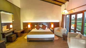 Deluxe Room | Premium bedding, minibar, in-room safe, desk