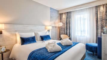 Privilege, Room, 1 Double Bed | Pillowtop beds, free minibar, in-room safe, desk