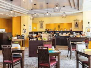 Daily buffet breakfast (EUR 19 per person)