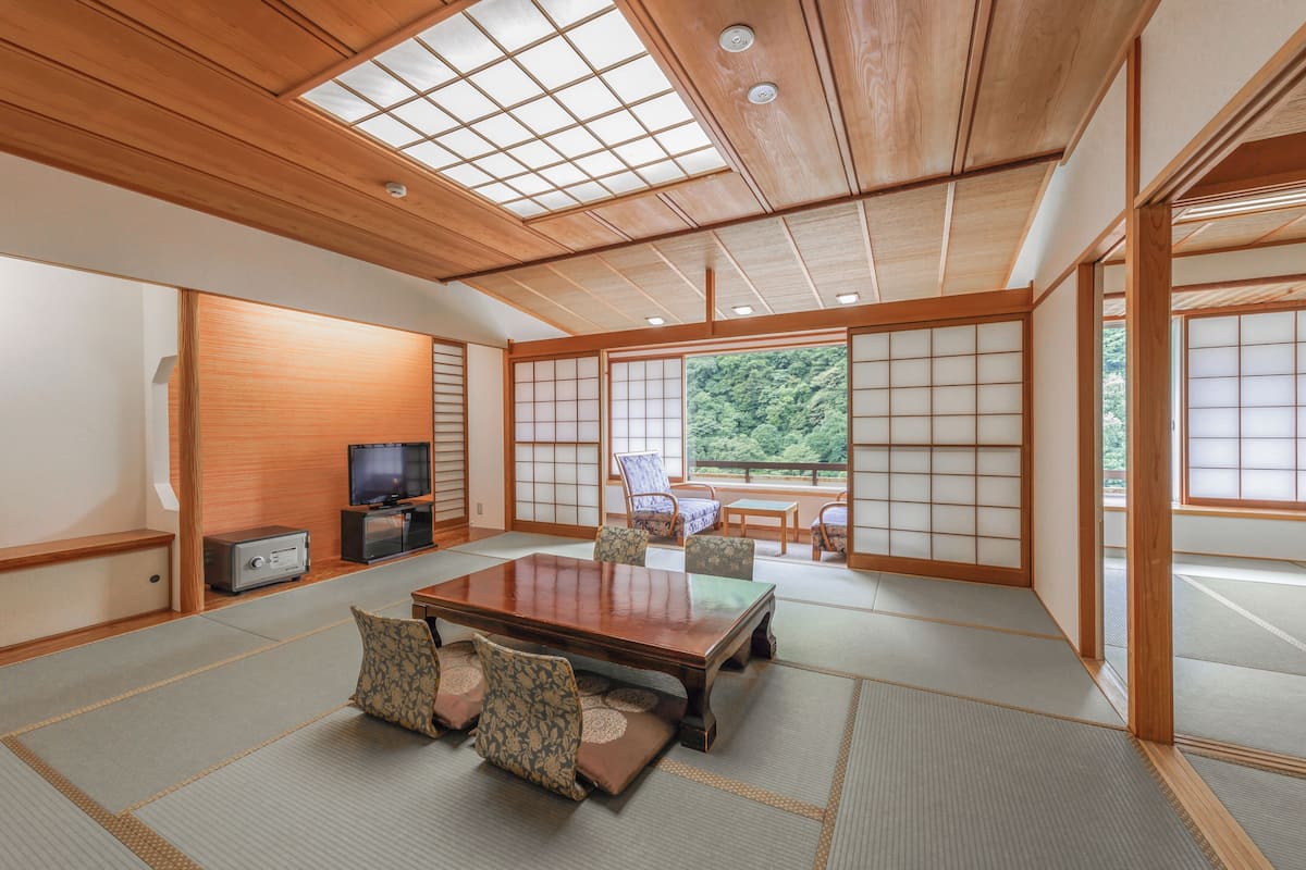 Kamar Tradisional, Bebas Asap Rokok (Japanese Style, E) | Brankas, meja kerja, dan Wi-Fi gratis