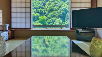 Japanese Western Style Room B, Non Smoking | In-room safe, desk, free WiFi