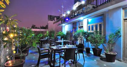 Hotel De Holiday International