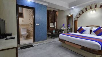 Executive Room | Desk, free WiFi