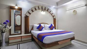 Executive Room | Desk, free WiFi