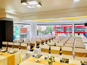 2 restaurants; lunch and dinner served - Hoang Long Hotel Phan Thiet (Phan Thiet)