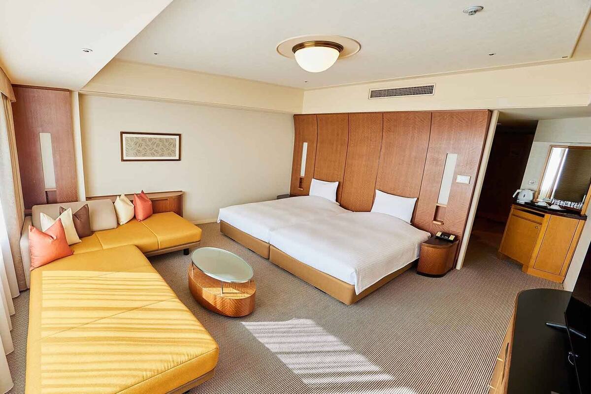Escritorio, cortinas blackout, wifi gratis y ropa de cama 