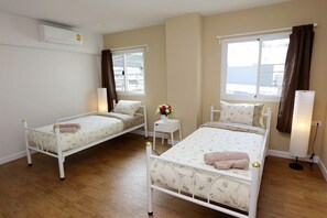 スタンダード ツインルーム | WiFi (無料)、ベッドシーツ