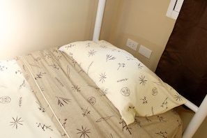 2 bed (shared bathroom) | Living room - K79 Room (Bangkok)
