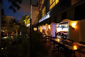 Tempat makan outdoor