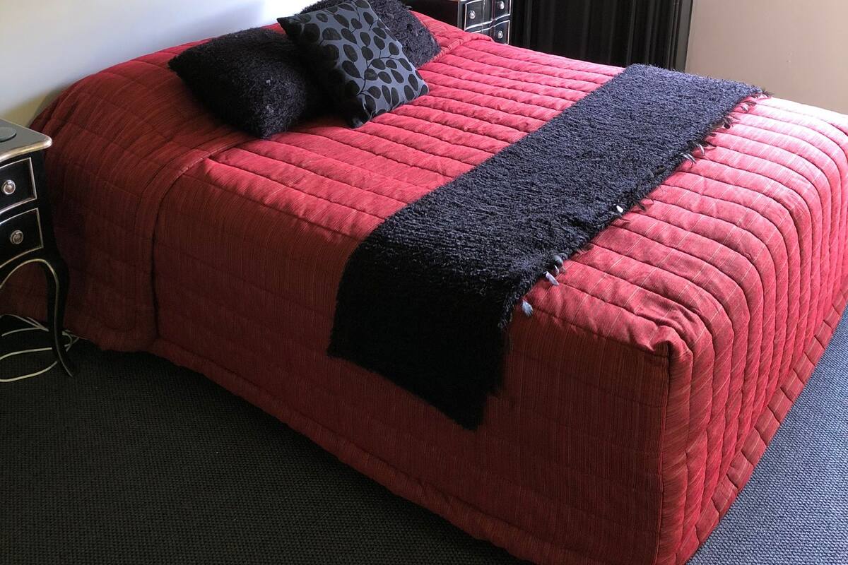 Premium Cottage, 1 King Bed, Sea View (The Chartré Cottage) | Free WiFi, bed sheets
