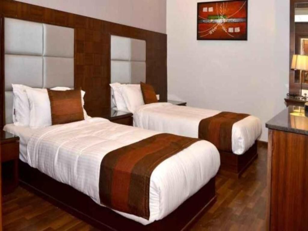 Ropa de cama de alta calidad, colchones con acolchado adicional, minibar