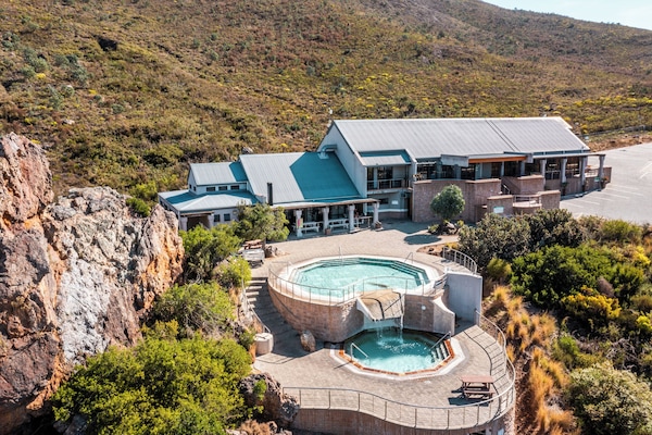 Indoor pool, 4 outdoor pools