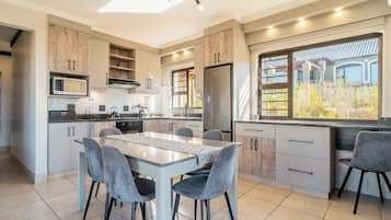 別墅, 無障礙 (Slanghoek A) | 私人廚房 | 大型冰箱、微波爐、爐台、電熱水壺