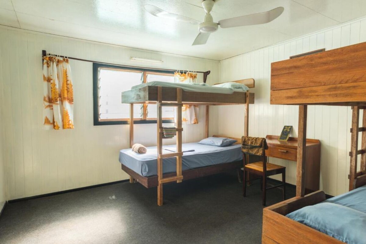 Basic-Zimmer, Gemeinschaftsbad (Zazala Backpacker Room Lower Floor)