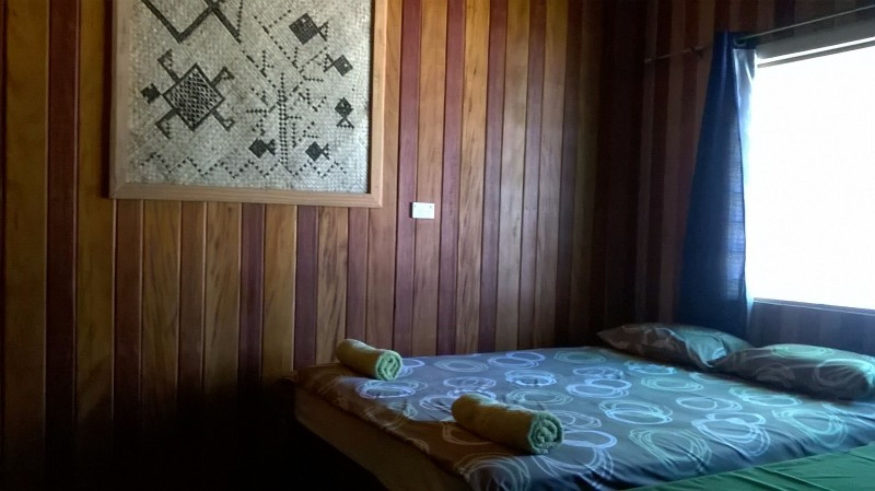 Iron/ironing board, rollaway beds, bed sheets