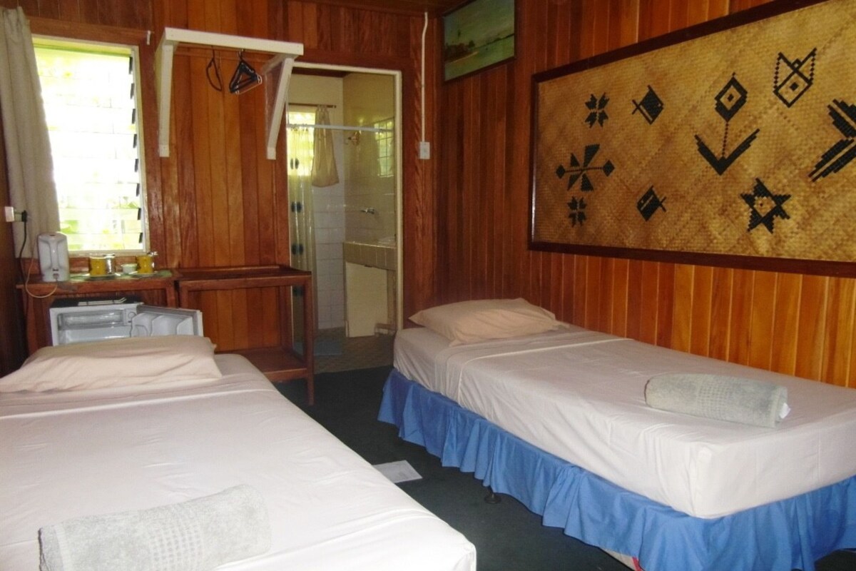Zweibettzimmer (Naru)