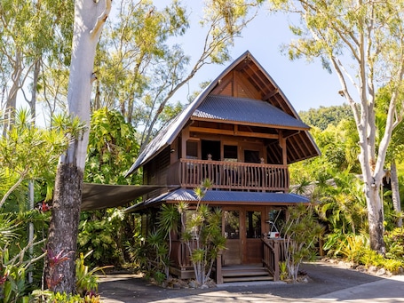 Exterior. NRMA Airlie Beach Holiday Park