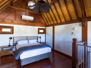Zimmer | 1 Schlafzimmer, individuell eingerichtet, kostenloses WLAN, Bettwäsche
