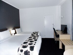Habitación Confort con 2 camas individuales | Ropa de cama de alta calidad, escritorio, cunas gratuitas y wifi gratis