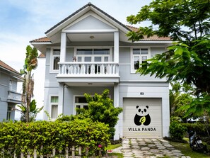 Family Villa, 4 Bedrooms, Sea View | 4 bedrooms, in-room safe, individually decorated, individually furnished - Villa Panda at Sea Links Golf Resort (Phan Thiet)
