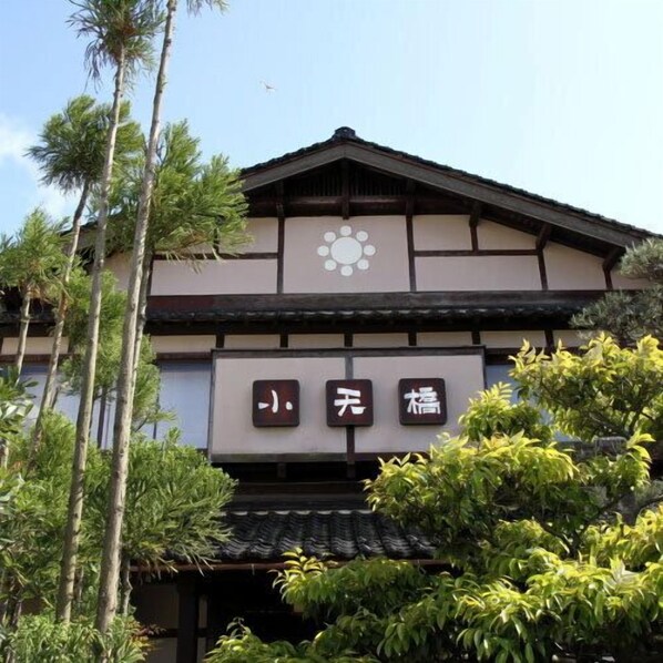 Exterior detail - Kumihama Onsenkyo Shotenkyo (Kyotango)