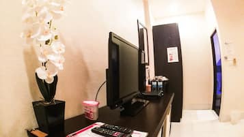 Bungalow | Blackout curtains, cots/infant beds, rollaway beds, free WiFi